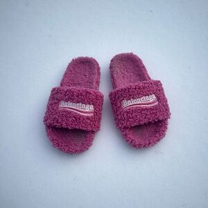 Balenciaga fuzzy pink Slides